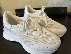 кросівки р.38 шкіра