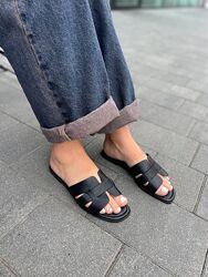 Удобные шлепанцы женские из искусственной кожи черные на низком ходу YES MILE SF-16 р. 36-41