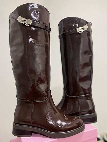 Сапоги женские NEW STYLE 2555 шоколадные осень-весна, кожа лакированная 6086