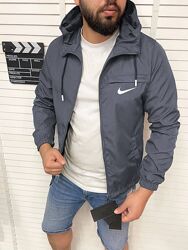 Чоловіча вітровка