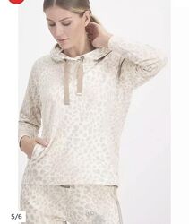 Худі Мonari, р. 40