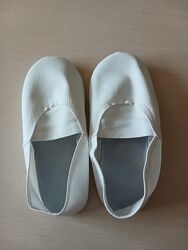 Чешки нові, розмір 18 см.