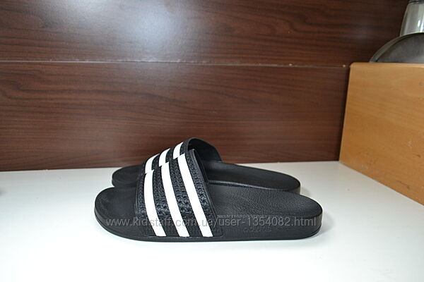 adidas adilette 40.5р оригинал шлепанцы вьетнамки летние