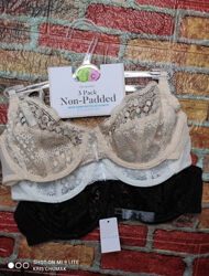 Арт.0134 набір мереживних бюстгальтерів3шт від primark розмір євро 75С