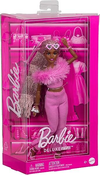 Лялька Barbie Deluxe style Barbiecore Модниця у костюмі з пір&acuteям HYV28