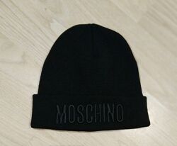 Брендовая шапка Moschino