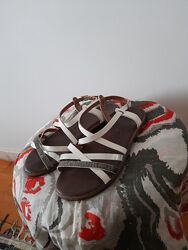 Білі сандалі. Шкіра.