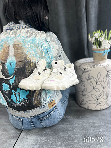 кросівки жіночі 