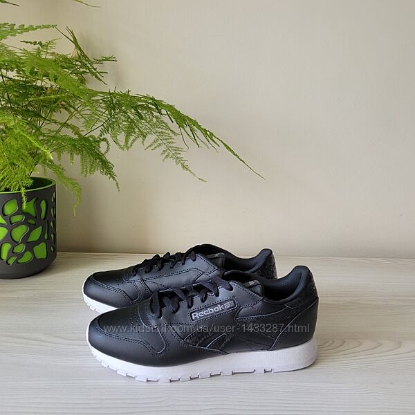 Кросівки шкіряні Оригінал Reebok Classic DV8155 р.37.5