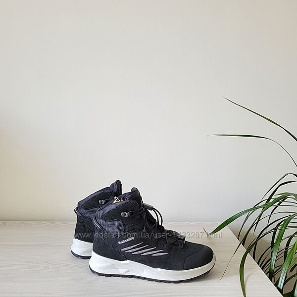 Черевики зимові Оригінал Lowa рр.31