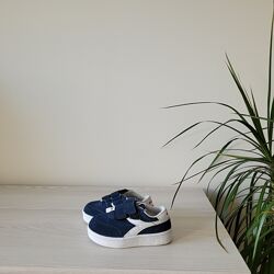 Розпродаж Кросівки шкіряні Оригінал Diadora рр.22-23