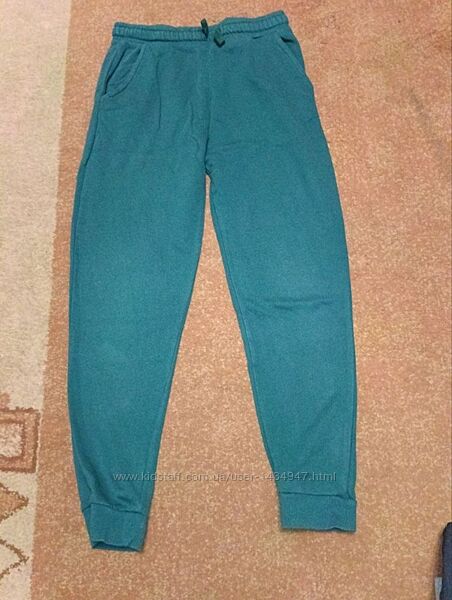 Комфортные спортивные штаны на 12-13 лет, рост 158 см