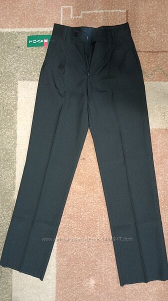 Брюки форменные темно-серые на парня 11-12 лет, рост 146-152 см