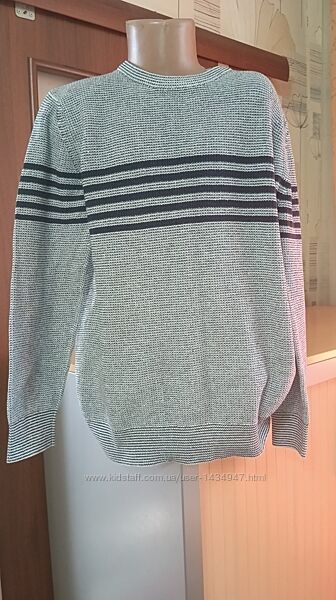 Джемперок хлопковый на парня 9-10 лет, рост 134-140 см