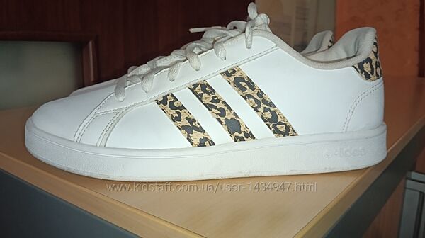 Кроссовки белые с принтом ADIDAS, 38 размер 24 см