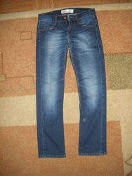 Джинсы LEVI&acuteS классика на 10-11 лет, рост 140-146 см