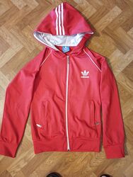 Спортивная кофта.