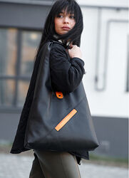 Жіноча сумка хобо M чорна