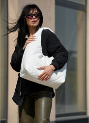 Жіноча сумка хобо l біла