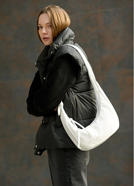 Жіноча сумка хобо S біла