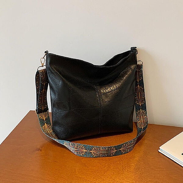 Сумка жіноча з еко-шкіри з тканинним ременем 71-6017A