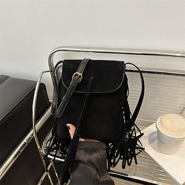 Жіноча стильна сумка з бахромою 72-9333A