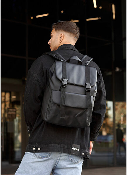 Чоловічий рюкзак ролл чорний з клапаном