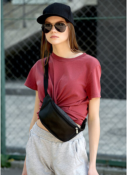 Сумка на пояс бананка чорна