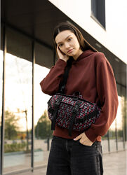 Велика жіноча поясна сумка бананка чорна тканева принт