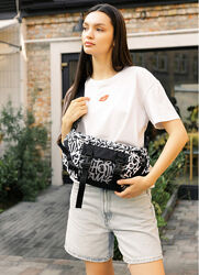 Велика жіноча поясна сумка бананка принт