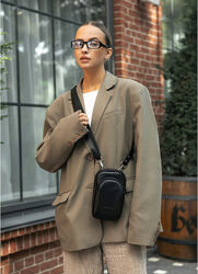 Чорна жіноча шкіряна сумка для телефону