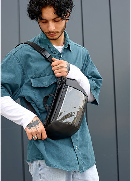 Велика чорна чоловіча поясна сумка бананка