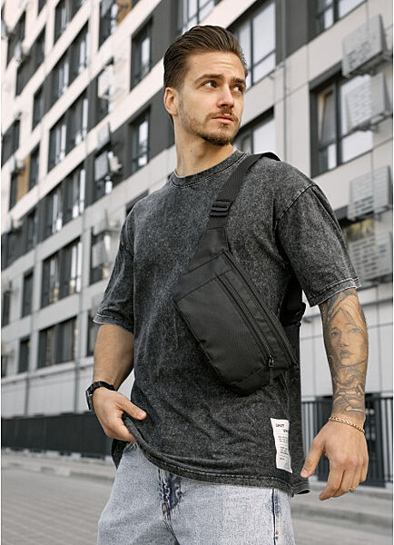 Сумка на пояс бананка чорна тканинна