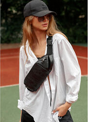 Сумка жіноча через плече бананка чорна