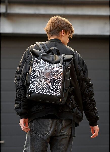 Чоловічий рюкзак чорний принт