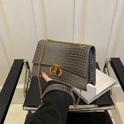 Сумочка на ланцюжку каркасна через плече 76536G