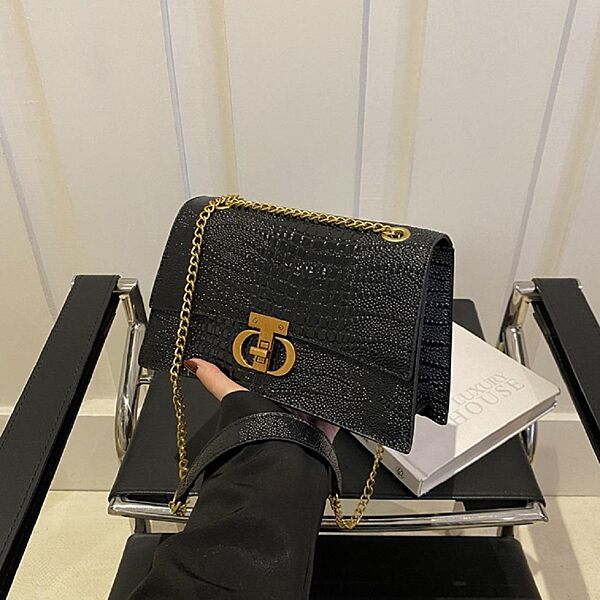 Сумочка на ланцюжку каркасна через плече 76536A