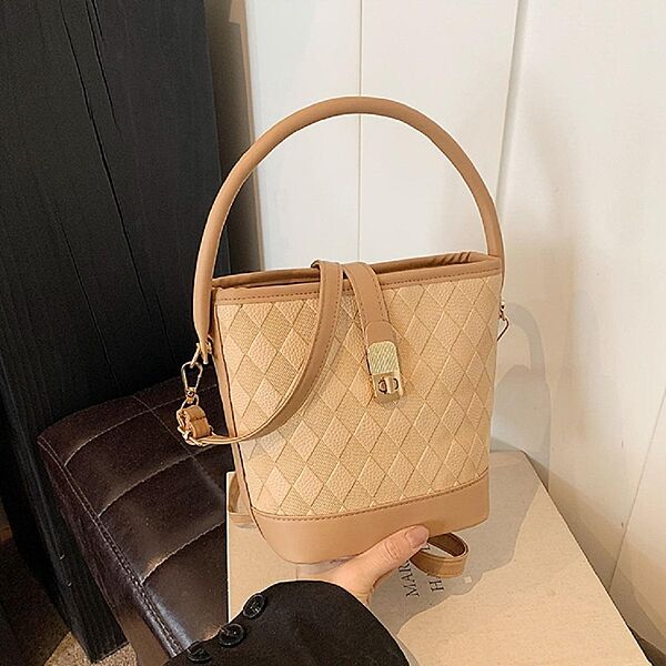 Маленька жіноча сумочка з екошкіри 78796B