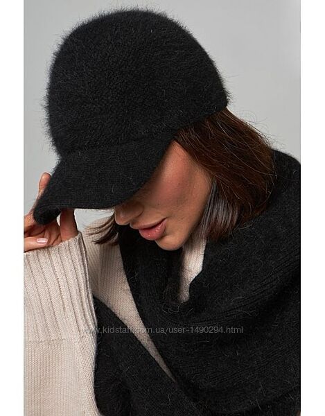 Бейсболка женская теплая черный Betsy
