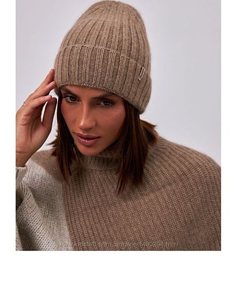Шапка женская с отворотом сепия размер 56-60 см