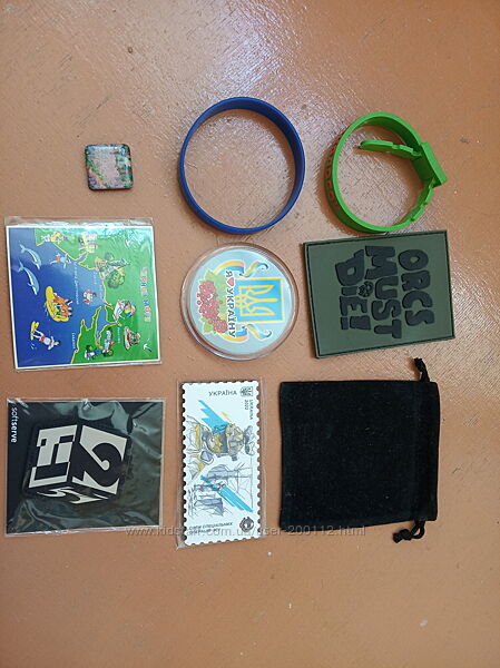 Значок, шеврон, магніти на холодильник браслети з українською символікою