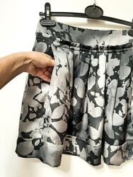 Міні спідниця літня на кокетці у складки розширена сіра/чорна у відтінках