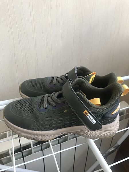 Легенькі кросівки, 35 розмір