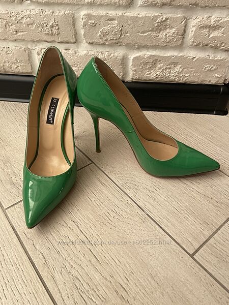 Туфлі лакові шикарні класичні