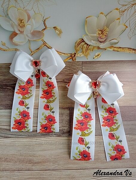 Великий бант на заколці під вишиванку в асортименті 