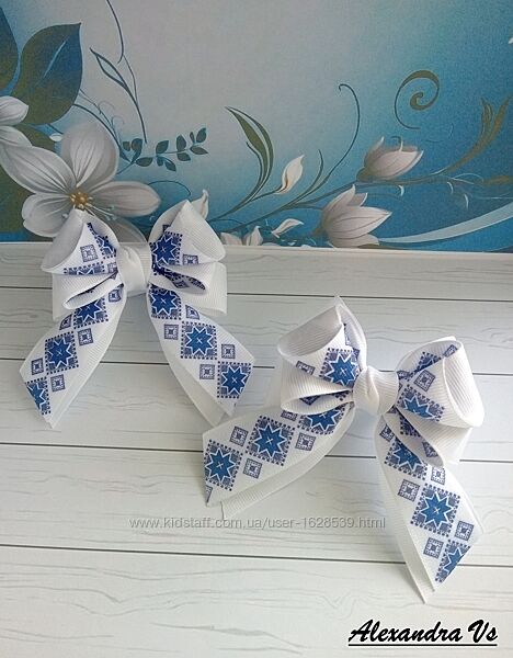 Модные патриотические бантики