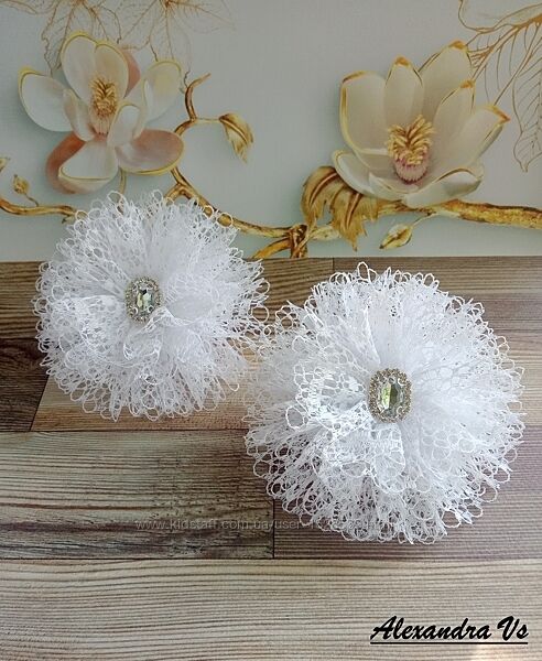 Бантики в школу из кружева.