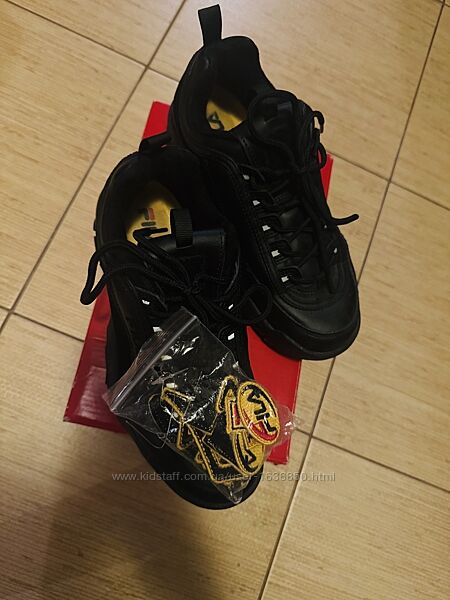 Оригінальні кросівки , утеплені Fila , 38 розмір