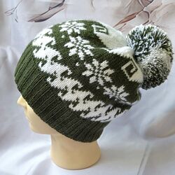 Скандинавская шапка с норвежским орнаментом защитного цвета. Ручная работа