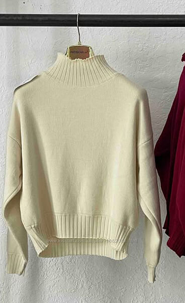 Джемпер, світер, кофтинка в молочному кольорі